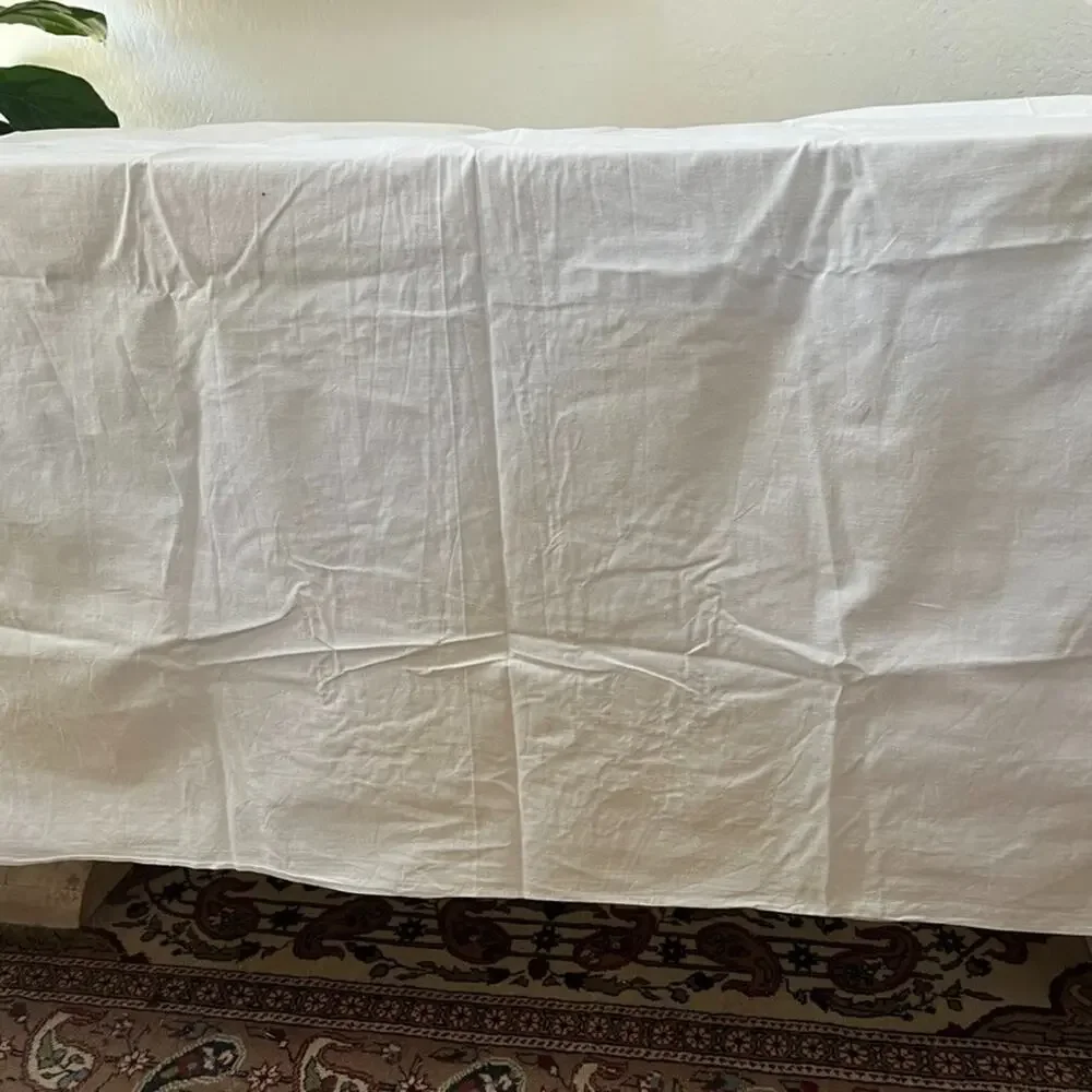 Imperial Elegance White Cotton Tablecloth 98